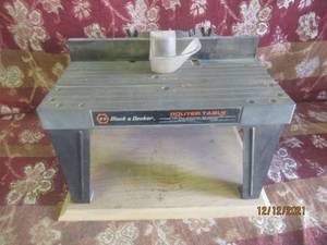 lot 48 image: BLACK AND DECKER ROUTER TABLE 76-400