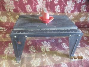 lot 49 image: VERMOUNT AMERICAN ROUTERSABER SAW TABLE 23466