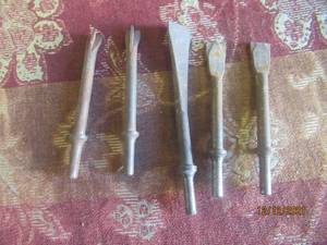 lot 26 image: 5 AIR HAMMER BITS