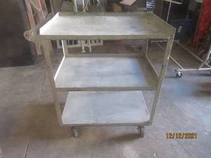 lot 59 image: 3 SHELF ROLLING CART