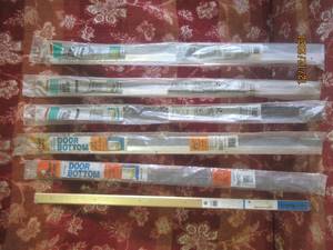 lot 61 image: 6 DOOR SWEEPS