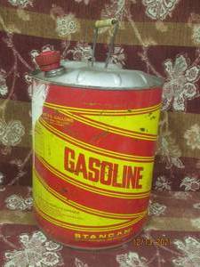 lot 93 image: VINTAGE 5GALLON STANCAN GASOLINE CAN