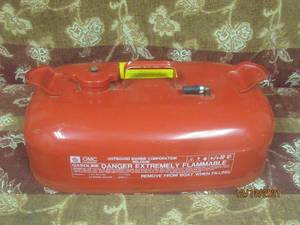 lot 94 image: VINTAGE 3GALLON BOAT MOTOR GASOLINE CAN