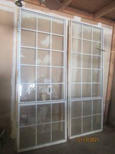 lot 111 image: 2 BAY WINDOWS 8FT TALL BY 3 FT WIDE