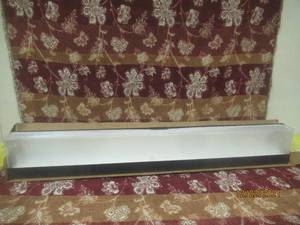 lot 165 image: FLOURSENT LIGHT FIXTURE 4FT LONG