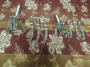 lot 167 image: 2 SET OF GEAR PULLERS A 8 AND 6
