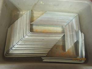 lot 175 image: HEAVY DUTY SHELVINGMOUNTING BRACKETS 2 PACKS 25 EACH 50 TOTAL
