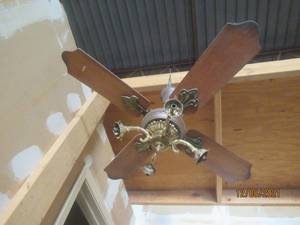 lot 112 image: CEILING FAN WITH LIGHT FIXTURE BRAND UNKNOWN WOODEN FAN BLADES