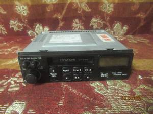 lot 182 image: VINTAGE CAR RADIO HYUNDAI H-828 J2U