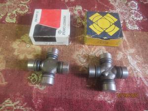 lot 190 image: 2 NEW IN PACKAGE UNIVERSAL U JOINT KITS