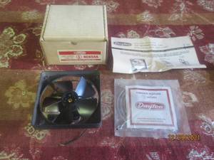 lot 193 image: NEW DAYTON UNIT BEARING AXIAL FAN 4C654A WITH FINGER GUARD