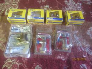 lot 205 image: 7 NEW COMPRESIION ANGLE VALVES