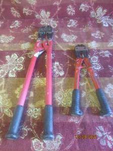 lot 207 image: 2 BOLT CUTTERS