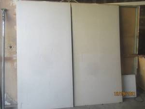 lot 212 image: 2 SHEETS OF SHEET ROCK 8X4