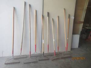lot 220 image: 10 METAL GARDEN RAKES