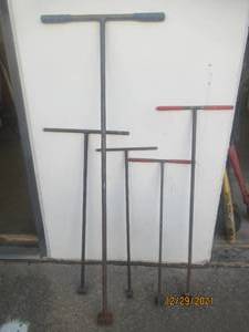 lot 222 image: 5 WATER METER KEYS