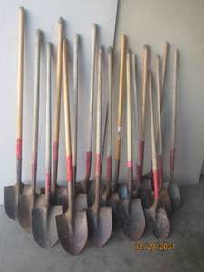 lot 223 image: 17 ROUND HEAD SHOVELS