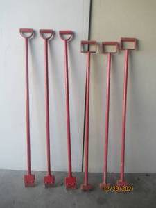 lot 225 image: 6 RAZOR FLOOR SCARPERS