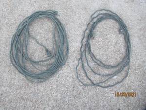 lot 237 image: 2 LIGHT DUTY EXTENSION CORDS