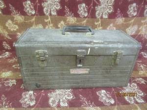 lot 315 image: CRAFTSMAN TOOL BOX WITH CONTENTS