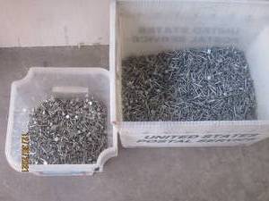 lot 316 image: GENEROUS AMOUNT GALVANIZED ROOFING NAILS