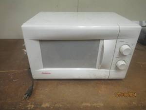 lot 337 image: SUNBEAM MICROWAVE SBM7500W  WORKS