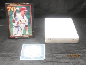 lot 355 image: MARK MCGWIRE 70 COLLECTORS PLATE #4838A WITH SIGNITURE AND C.O.A