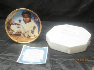 lot 367 image: JACKIE ROBINSONS PLAYER OF THE YEAR PLATE #3888A WITH SIGNITURE AND C.O.A