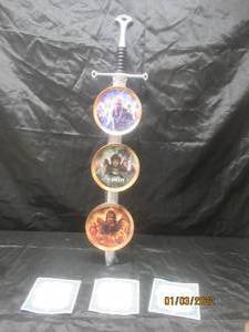 lot 368 image: LORD OF THE RINGS RELIVING THE ADVENTURE COLLECTION PLATES AND SWORD WITH SIGNITURE AND C.O.A