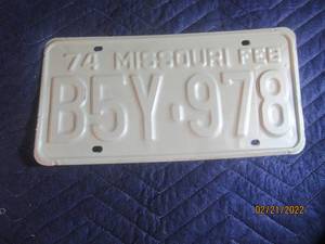lot 7 image: VINTAGE MISSOURI 1974 LICENSE PLATE