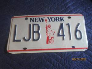 lot 11 image: VINTAGE NEW YORK LICENSE PLATE