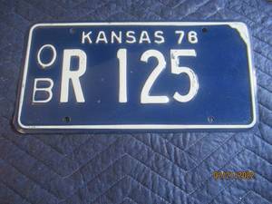 lot 13 image: VINTAGE KANSAS 1976 LICENSE PLATE