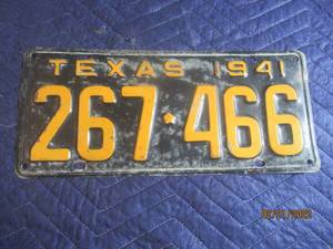 lot 16 image: VINTAGE TEXAS 1941 LICENSE PLATE