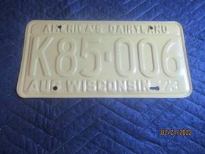 lot 17 image: VINTAGE WISCONSIN 1973 LICENSE PLATE