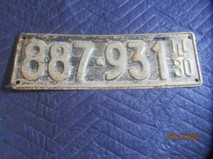 lot 18 image: VINTAGE ILLINOIS 1930 LICENSE PLATE