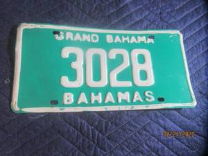 lot 23 image: VINTAGE GRAND BAHAMAS LICENSE PLATE