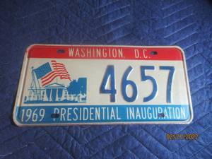 lot 40 image: VINTAGE WASHIGTON D.C 1969 LICENSE PLATE