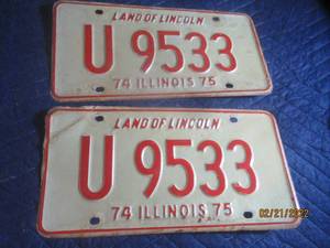lot 53 image: VINTAGE ILLINOIS 197475 LICENSE PLATE (SET OF 2)