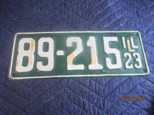 lot 61 image: VINTAGE ILLINOIS 1923 LICENSE PLATE