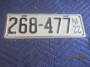 lot 68 image: VINTAGE ILLINOIS 1922 LICENSE PLATE