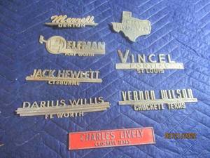 lot 75 image: VINTAGE METAL DEALERSHIP EMBLEM BADGES  LOT OF 8.