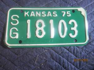 lot 99 image: VINTAGE KANSAS 1975 MOTORCYCLE LICENSE PLATE