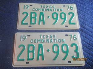 lot 123 image: VINTAGE 1976 TEXAS COMBINATION LICENSE PLATES