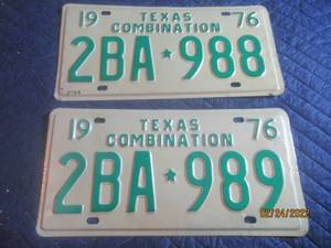 lot 124 image: VINTAGE 1976 TEXAS COMBINATION LICENSE PLATES