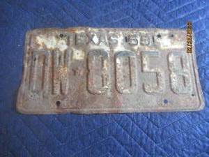 lot 139 image: VINTAGE 1959 TEXAS LICENSE PLATE