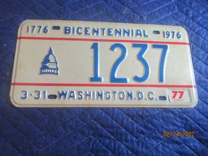 lot 149 image: VINTAGE 1976 WASHINGTON D.C LICENSE PLATE