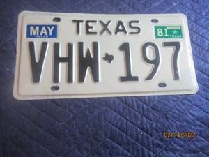 lot 160 image: VINTAGE 1981 TEXAS LICENSE PLATE