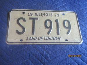 lot 168 image: VINTAGE 1971 ILLINOIS LICENSE PLATE