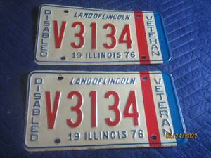 lot 170 image: VINTAGE SET OF 1956 ILLINOIS DISABLED VETERAN LICENSE PLATE