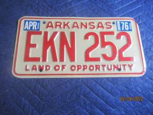 lot 171 image: VINTAGE 1976 ARKANSAS LICENSE PLATE
